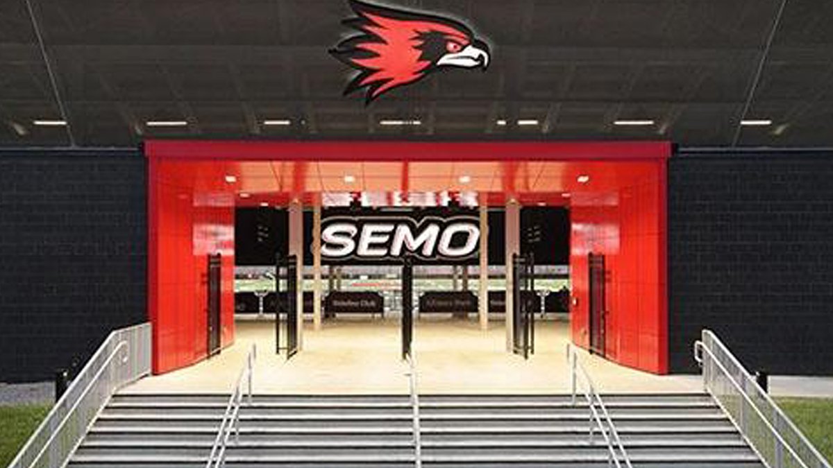 The Southeast Missouri State University Board of Governors has directed the University to prepare to bid phase 2 of the stadium project.
Story: shorturl.at/2m9k0