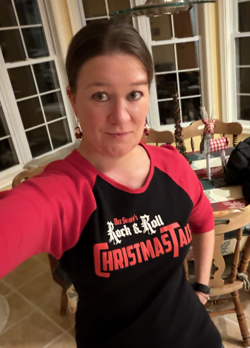 My workplace had “festive Christmas outfit” day today. So, I wore my <a href="/deesnider/">Dee Snider🇺🇸🎤</a>  Rock and Roll Christmas Tale shirt 🎄🎶