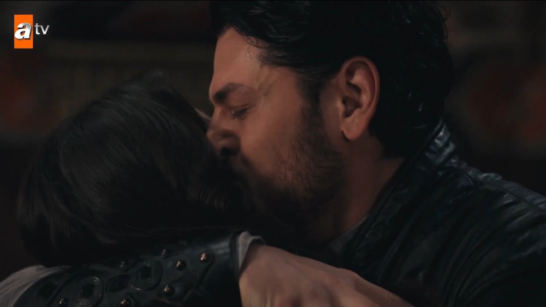 Hayır o Alaaddin değil faruk bikeremm

#AlGon #FarBel