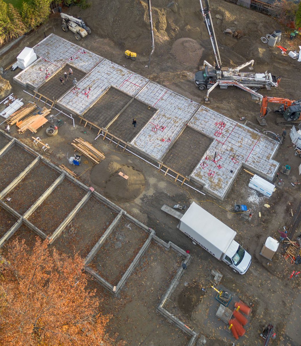 lime1626's tweet photo. Progress on site at Mountain Ave is advancing with early-stage construction that enhances building durability and sets the groundwork for a resilient, high-performing structure. 

Thank you @okanaganarchitecturalimaging 

#ProjectUpdate #InfillArchitecture https://t.co/LRNfR5iNv7