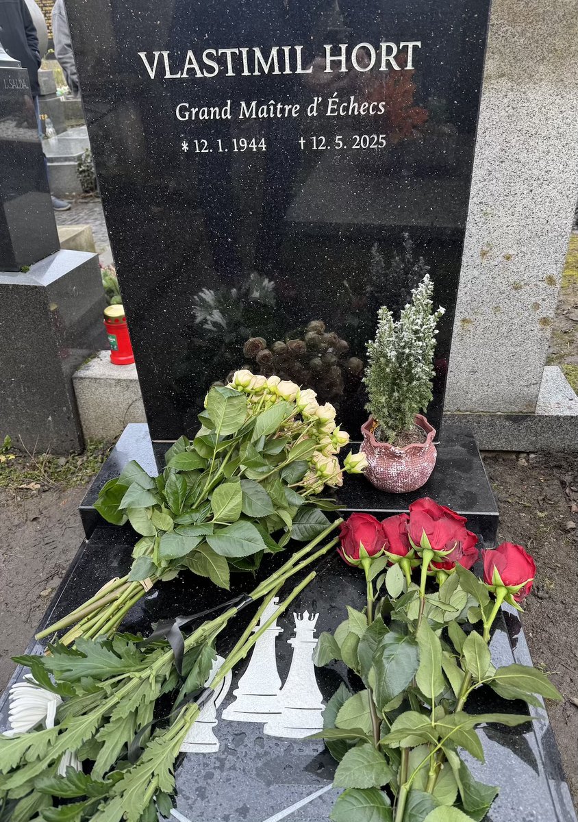 bolekchess's tweet photo. Vlastimil Hort’s final wish, to rest at home, has been fulfilled. He truly belongs at Vy��ehrad’s Slavín, among the great figures of Czech history. Thank you for the time I was able to spend with a legend of world chess. It was always mainly about chess… and about life... https://t.co/FPd5JRpCkC