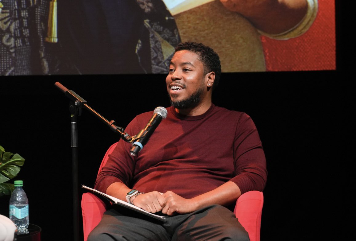 ApolloTheater's tweet image. It showed that the road to becoming a #BlackGenius is different for everybody, but it always begins with knowing your own brilliance even when obstacles are in your way. Everybody at #TheApollo was locked in from beginning to end.