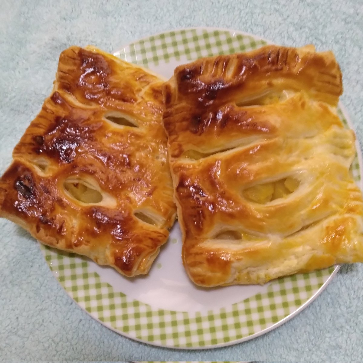 おはよう御座います。 先日送って貰った、リンゴ🍎 トースター使って