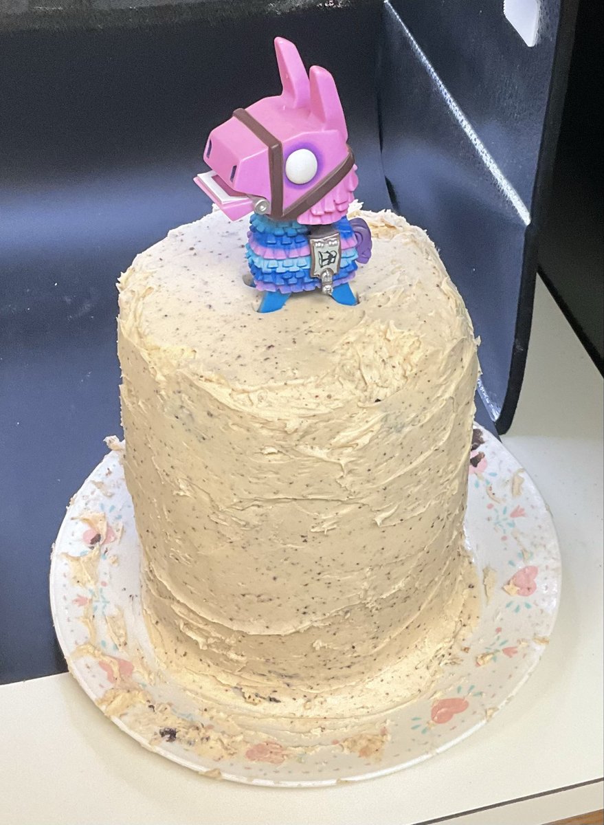 CardinalFcs's tweet photo. Check out our cakes that Foods 1 made! https://t.co/AdWlYiUtjo