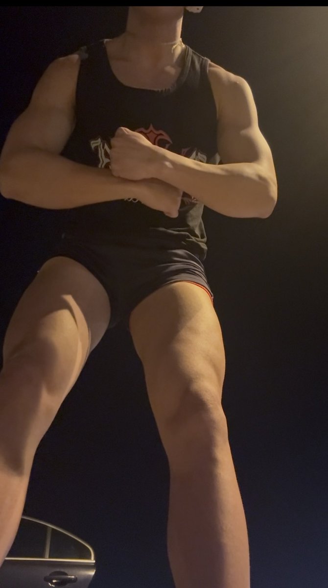 El alpha de tu alpha, viniendo de entrenar y correr como cada dia🧦👑