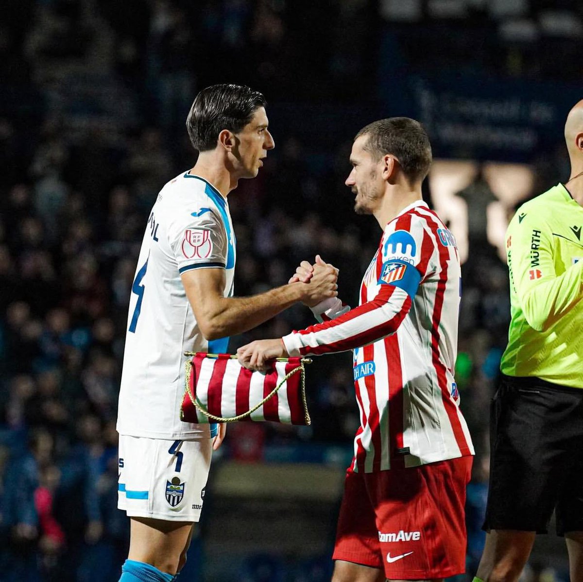Sense paraules, un dia imborrable🥹
Una nit màgica, quin orgull.
Heu estat increíbles, mil gràcies.
<a href="/atleticbalears/">Atlético Baleares</a> 💙🤍