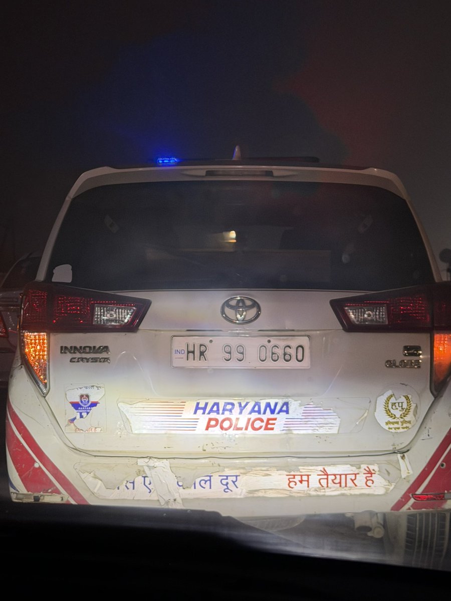 negi_varuni's tweet photo. Despite the taxi driver calling 112 for assistance, no one from Bhalgarh police station arrived for over an hour. I called again at 9:32 PM and the PCR finally showed up at 9:57 PM. https://t.co/tnD2jjADHk