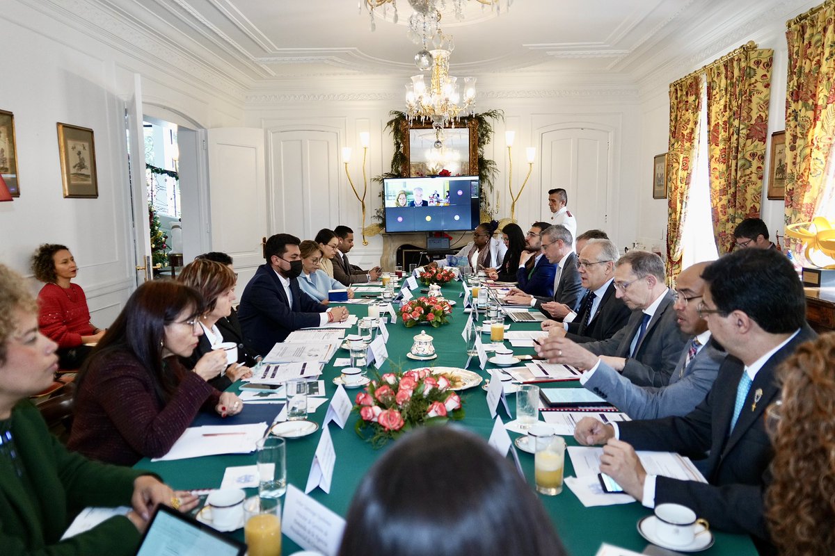 Hoy presidí el comité estratégico 🇫🇷–🇨🇴 sobre el proyecto #ARRIC, clave en nuestra cooperación. 
Avanzamos en agroecología, asociatividad y apoyo a comunidades en varios territorios. 
#Francia reafirma su compromiso con una Reforma Rural Integral inclusiva y sostenible. 🌱🤝