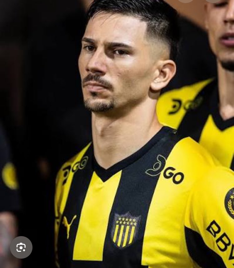 Pasaste de tener 5 libertadores a tener 3.

Tenías 54 uruguayos, ahora tenes 50.

Tenías 2 quinquenios, ahora tenes 1.

Te alentaba el 52% del país, ahora el 38.

Te aplaudíamos hasta cuando no andabas y ahora te van a silbar.