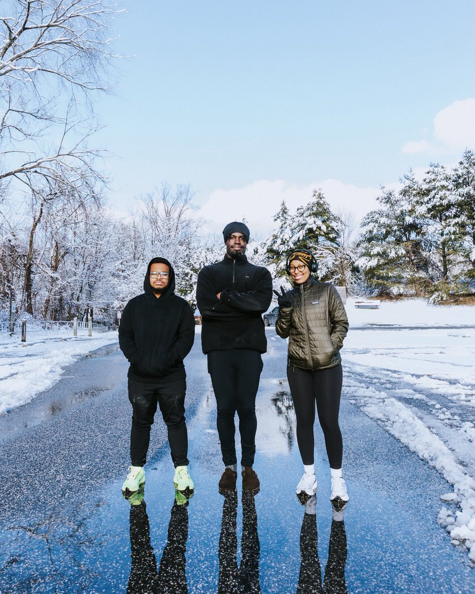 The time has arrived - it is officially sweatsuit season 😤
but some snow never stopped a run 😶‍🌫️ we still got after it this past weekend