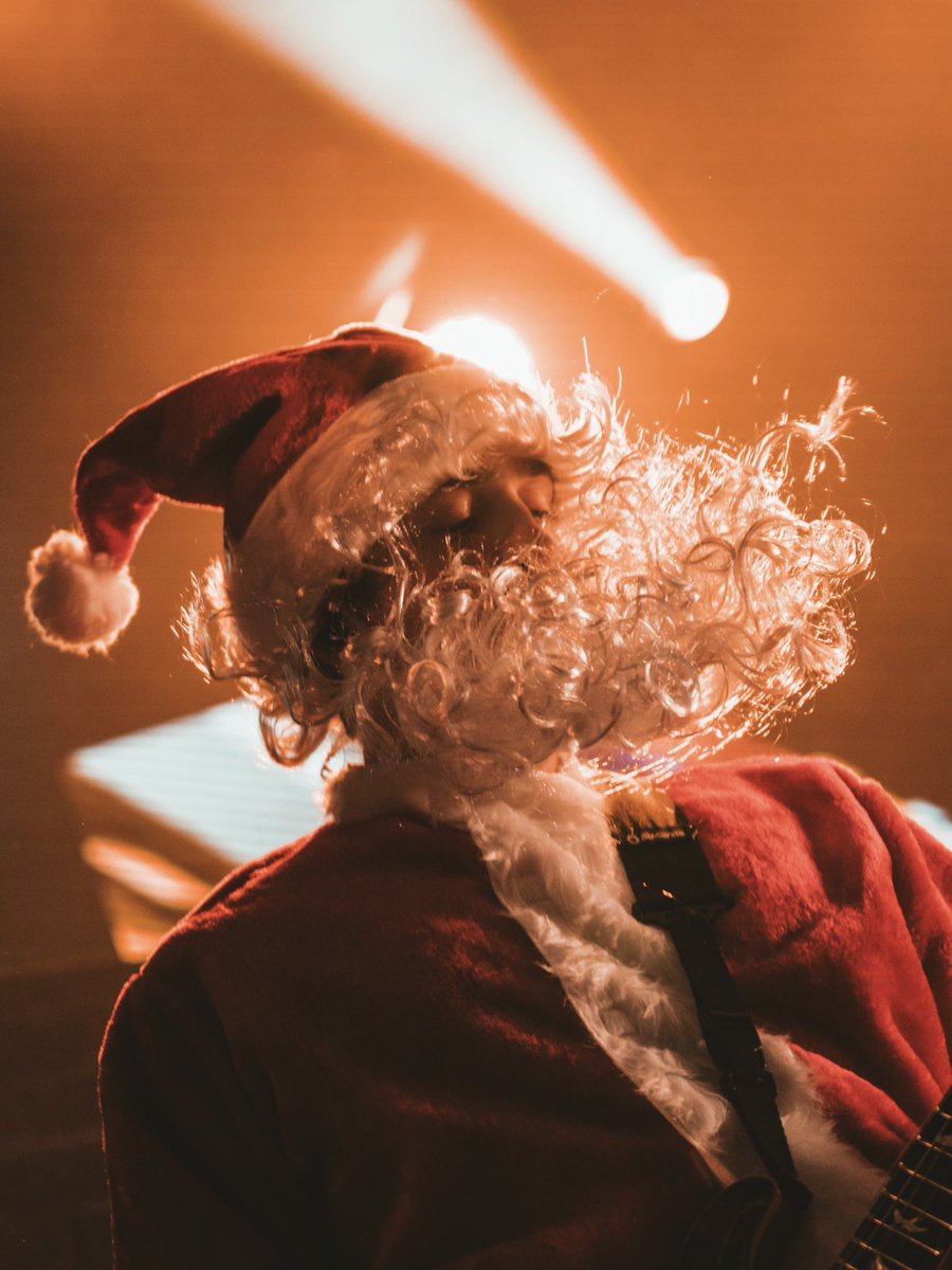 waterparks's tweet image. SANTAPARX IS REAL AND *CAN* HURT YOU

PHOENIX TODAY
LA TOMORROW

AND THEN WE’RE DONE UNTIL THE UK/EU NEXT YEAR. 

tickets: waterparksband.com/tour