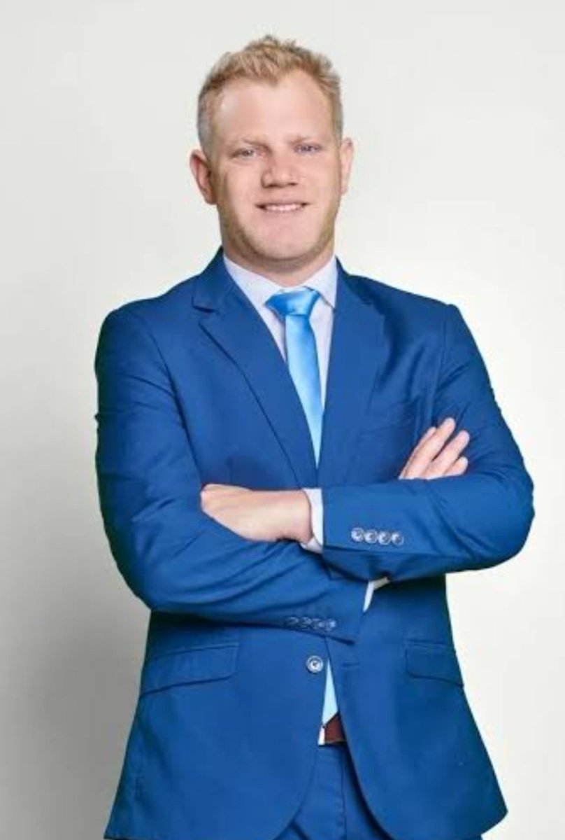 Sabés que se viene una perdida boluda del base de tu equipo cuando el relator que lo acaba de elogiar se ve así: