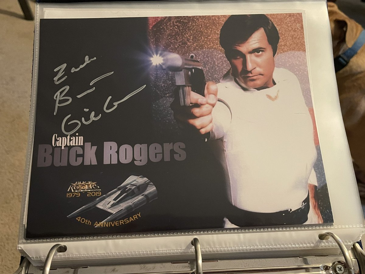 silverlock's tweet image. It was sad to hear about Gil Gerard’s passing today.  I met him at Dragoncon a couple of years ago.  I just planned on getting an autograph, but there was only one other guy at his table so he sat there and talked to the two of us for probably about 40 minutes or more.  
He was a…