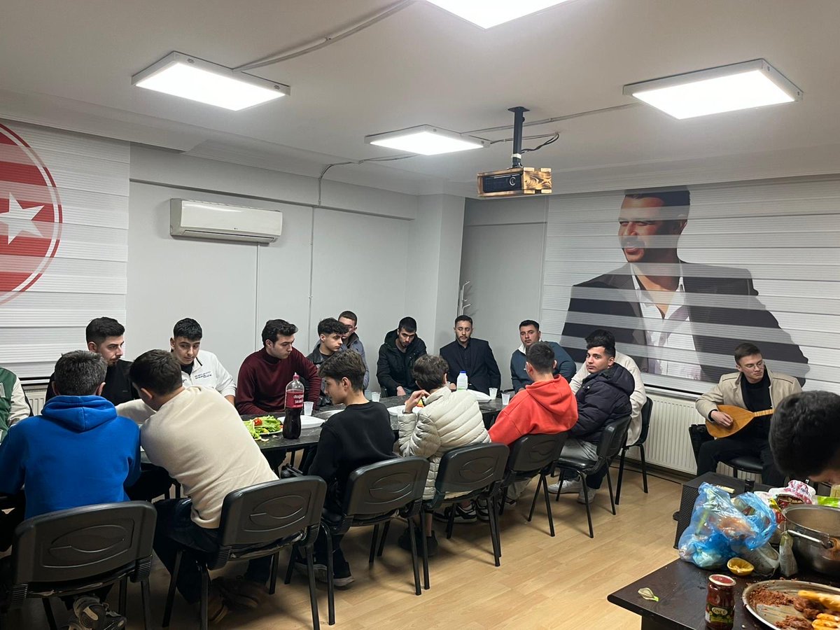 du_ulkuculeri's tweet photo. Ülkü Ocakları Düzce İl Başkanlığı Üniversite ve Ortaöğretim birimi çiğköfte etkinliği düzenledi. 
Var olsun ülküdaşlık hukukumuz.🇹🇷🇹🇷

@ayyildirim1
@hberkeozdemir
@OkanSengul81
@SengulAtahan
@duzceocak https://t.co/yUe0Kgzxm7