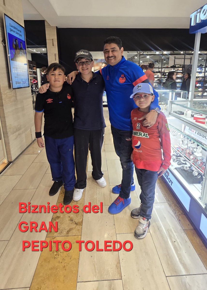 PasionRojaGT's tweet photo. #PIRULO HOY MI GENTE UN RAPIDIN,  DE 6 A 7.15, LOS ESPERAMOS.  UUUUU LOS BISNIETOS DE PEPINO TOLEDO,  Y MI GENTE DE SAN MARCOS,VPERDON POR NO PUBLICARLOS A TODOS. LOS QUIERO. https://t.co/1L7ymdaKd9