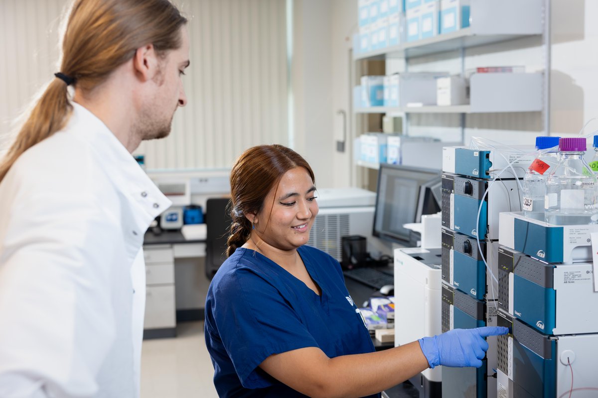 SupportBarrow's tweet image. Barrow Neurological Institute is recognized globally for its leadership in neuroscience: from developing new ALS treatments that calm the immune system, to evaluating exercise combined with therapies for slowing Alzheimer's disease progression, and training the next generation of…