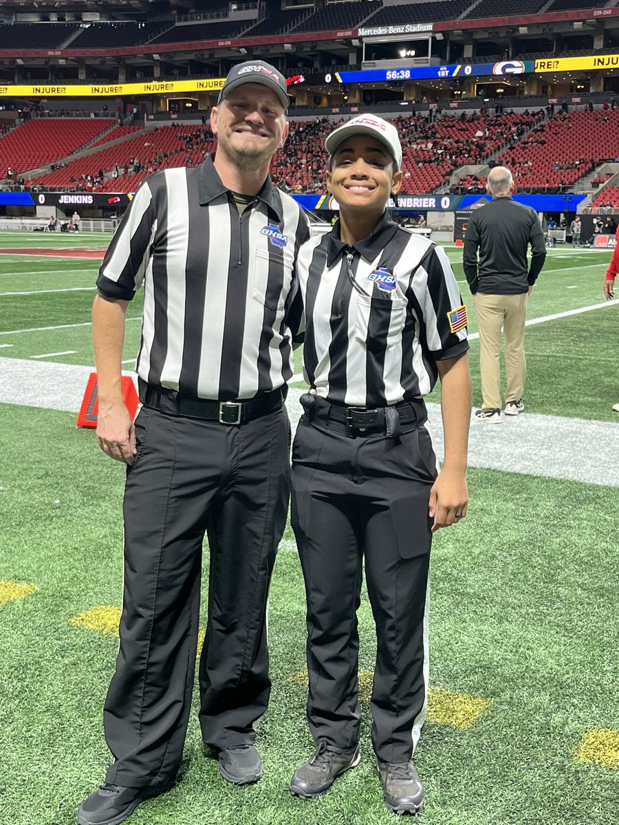 OfficialGHSA's tweet image. Always good to remember media etiquette on a “Friday Night” under the lights!