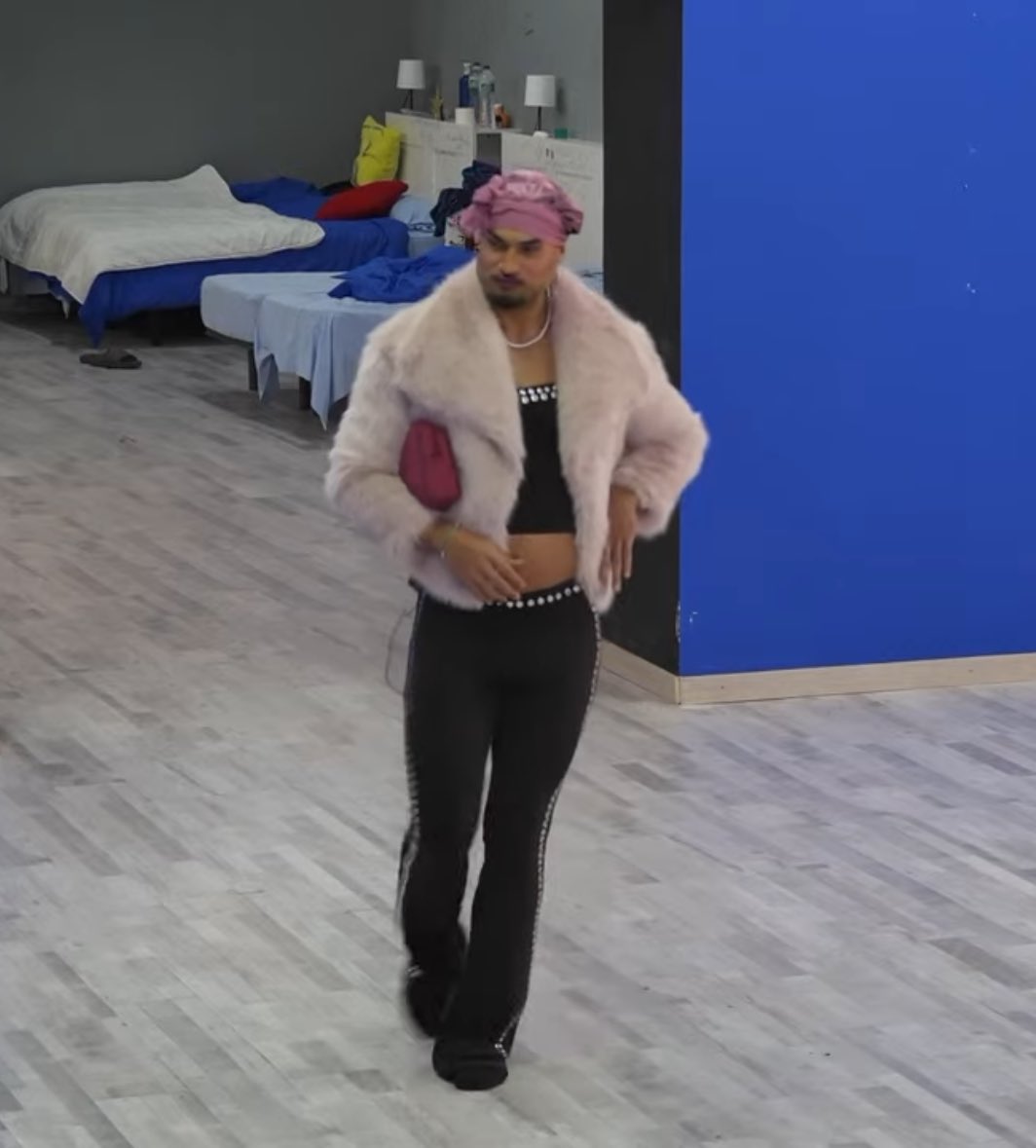 salvaalamiinos._ tweet media