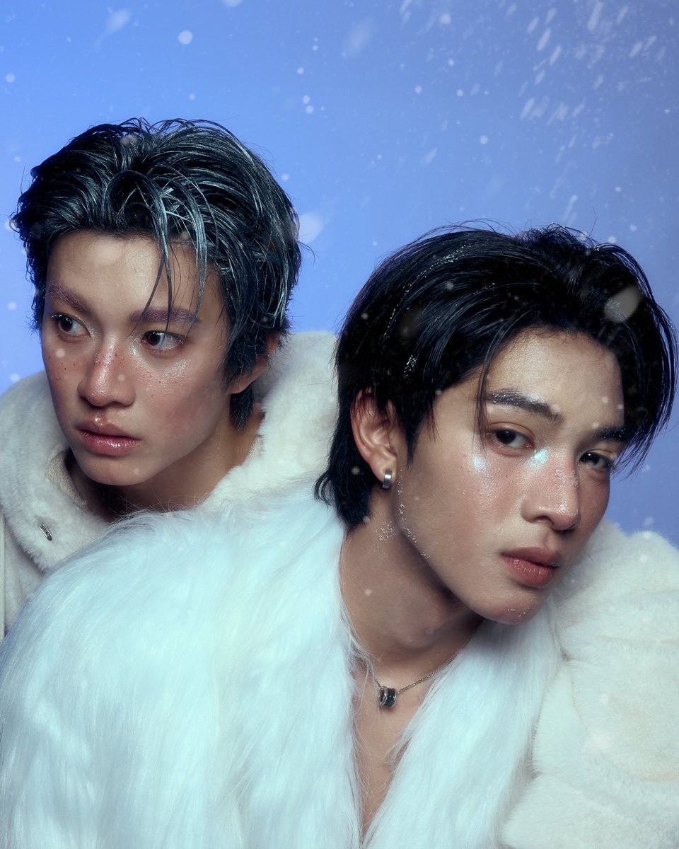 Merry Christmas from ChokunAston 🎄🎁
#chokunz_jkz #aston_lv https://t.co/2CETOM0XfL