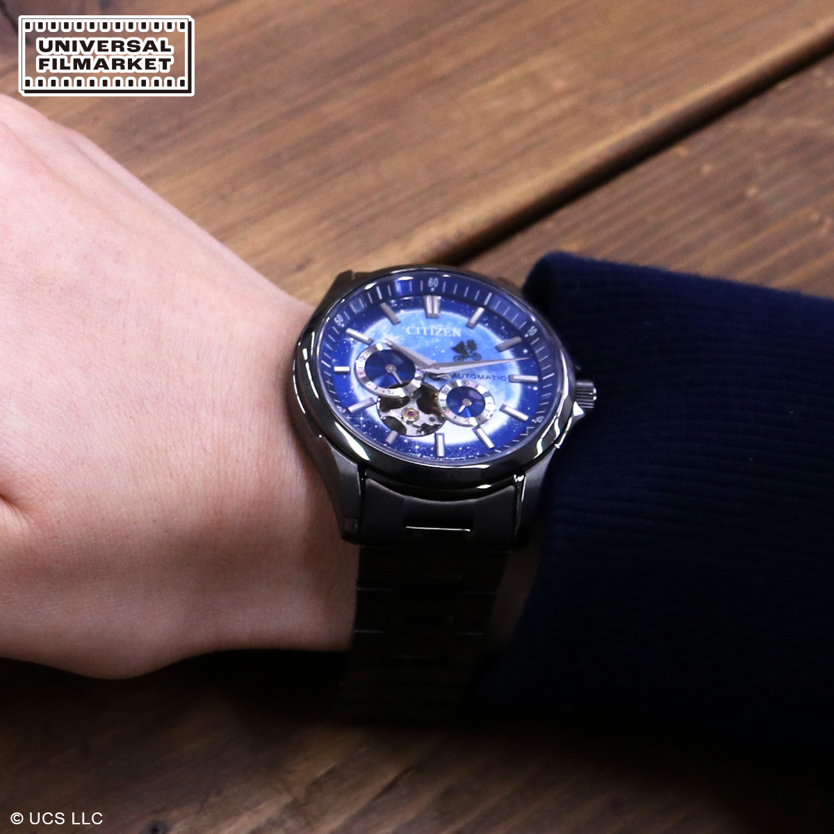 販売期間残りわずか💨💨💨

「 #シチズン 」より『 #イーティー 』をモチーフにした限定モデルが登場⌚
シチズンコレクションで人気のメカニカルモデルをベースにした、オープンハート仕様です🌕

📅販売期間：～2026/1/9(金)23:59分まで

▼詳細
universal-filmarket.com/item/detail/13…