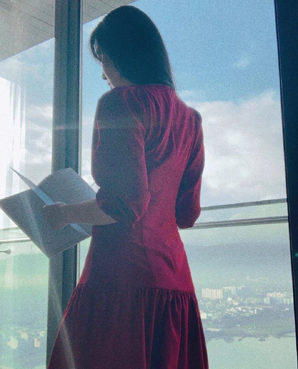 Tara Cain tweet media