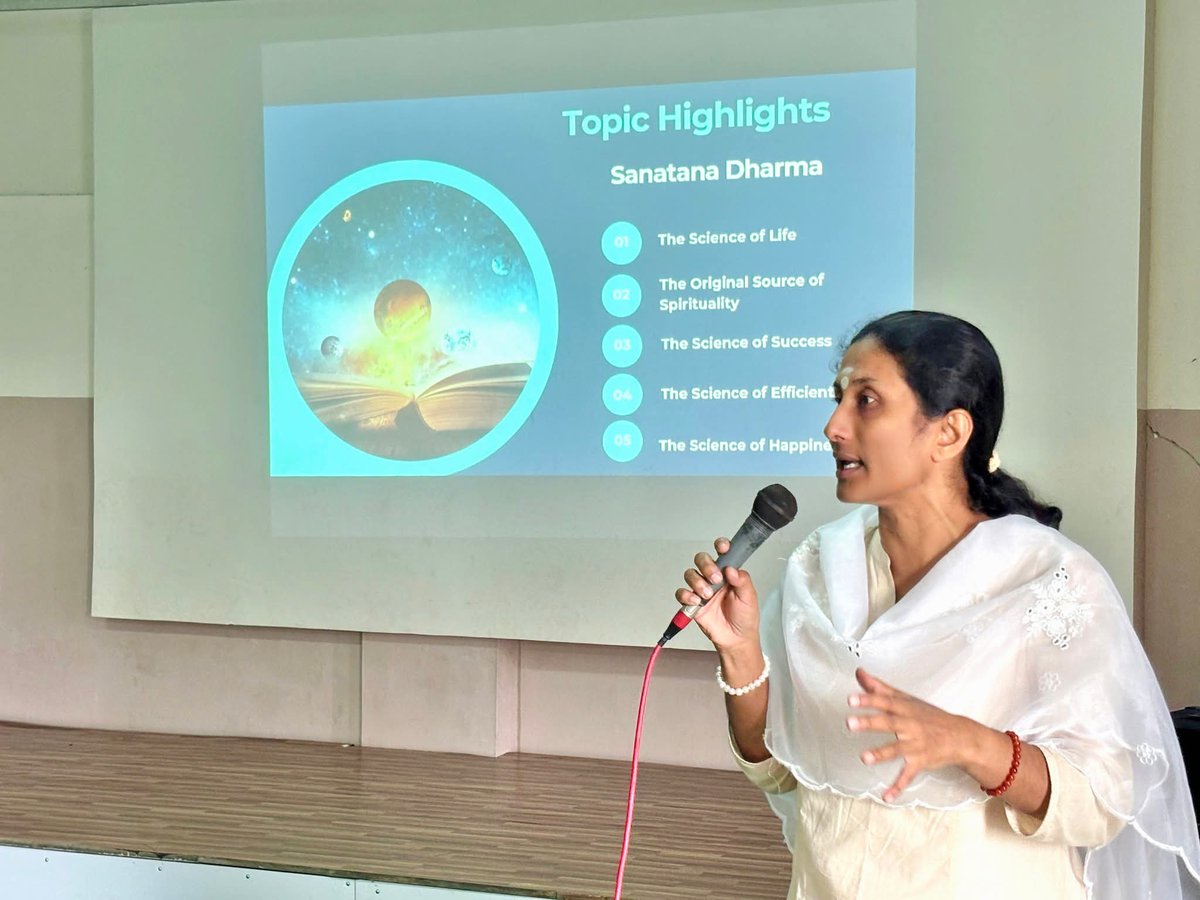 The foundational course on #SanatanaDharma, “Science of Spirituality,” was launched in Kolkata for AYUDH members of Amrita Vidyalayam, Kolkata. 
#AYUDH #AYUDHIndia #AYUDHKolkata #awakenyouthunitefordharma #OYE #spirituality #dharma #learningforlife #AmritaVishwaVidyapeetham