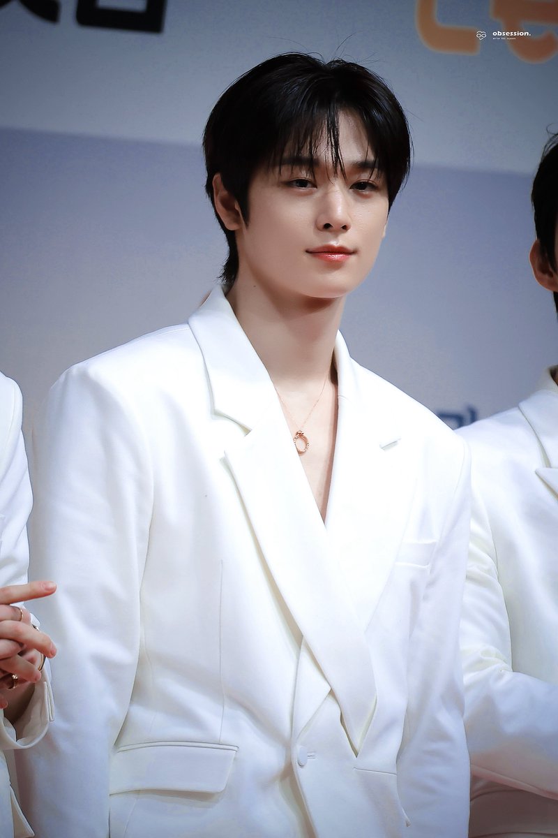 ๐ผ๐ฏ๐๐ฒ๐๐๐ถ๐ผ๐ป. tweet media