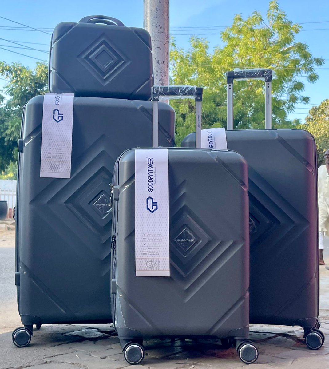 FatimaJiya3's tweet photo. Luggage 4pieces #270k
Good patner #130k
https://t.co/mri5hRJ3H3
WhatsApp 08180334254.
Kano State/Minna, Niger State,Nigeria 🇳🇬 https://t.co/NsNYousc5A