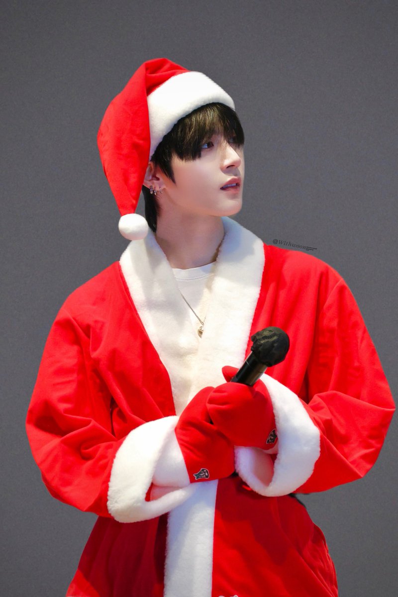Withwoon_'s tweet photo. 251125 메리크리스마스 🎄
 
#BOYNEXTDOOR #보이넥스트도어 
#운학 #WOONHAK #ウナク
#태산 #TAESAN https://t.co/qP80JtutaG