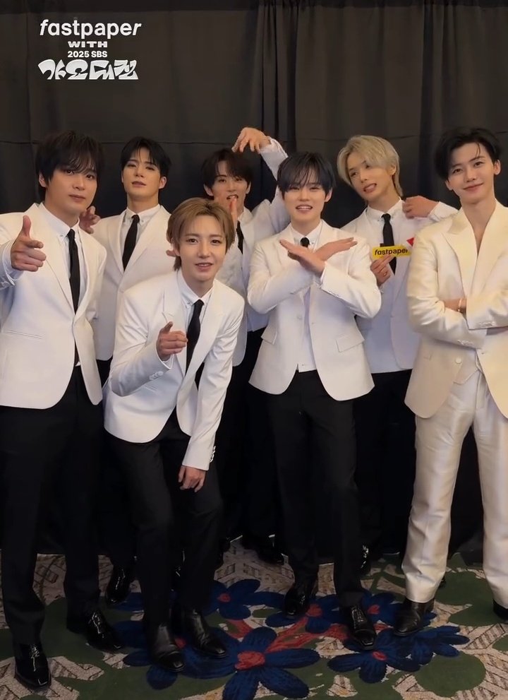 the813Degrees's tweet image. เหมือนแจมินแต่งงานแล้วดรีมใส่ชุดเหมือนกันเป็นเพื่อนเจ้าบ่าว