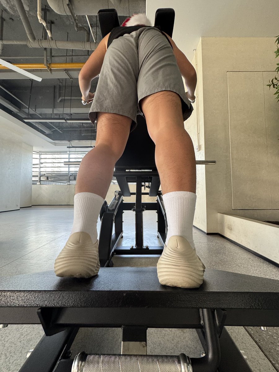 iceydouble6's tweet photo. 白袜的诱惑 https://t.co/xawRBklWmz
