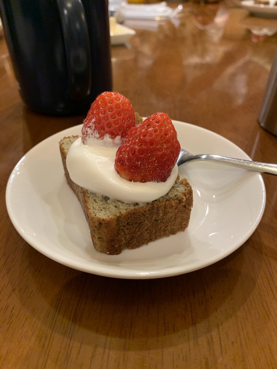 本日はクリスマスにも関わらず沢山の方々にご来店頂きました。わずかばかりですが日頃の感謝を込めてケーキでお祝い🥂

今年もあと2回の営業となりました。12/27（土）は満席となりましたので申し込みを締め切っております。

2026年は1/8（木）から営業開始です