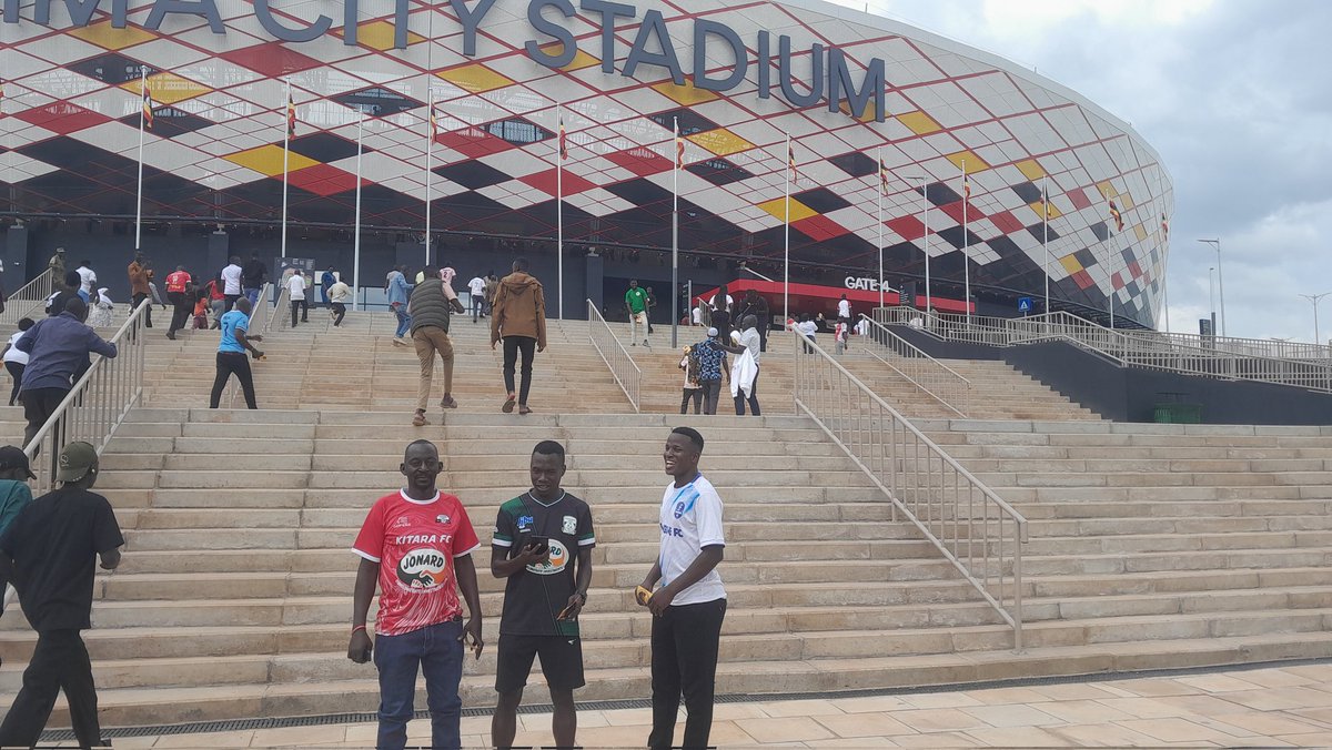 Killmequick87's tweet image. Birthday 🎂 shout outs to the Middle man #Emuzo keep winning little bro. @EmuzoBwoy