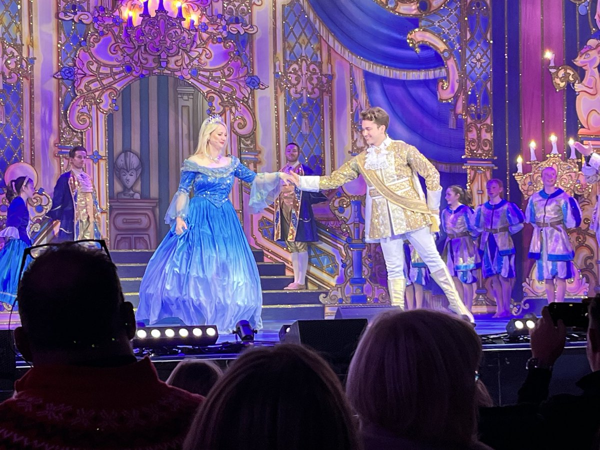 K8Mad's tweet photo. Absolutely brilliant panto @VenueCymru watching Cinderella! The best way to spend Christmas Eve! #LlandudnoPanto https://t.co/C8isnuwSLA