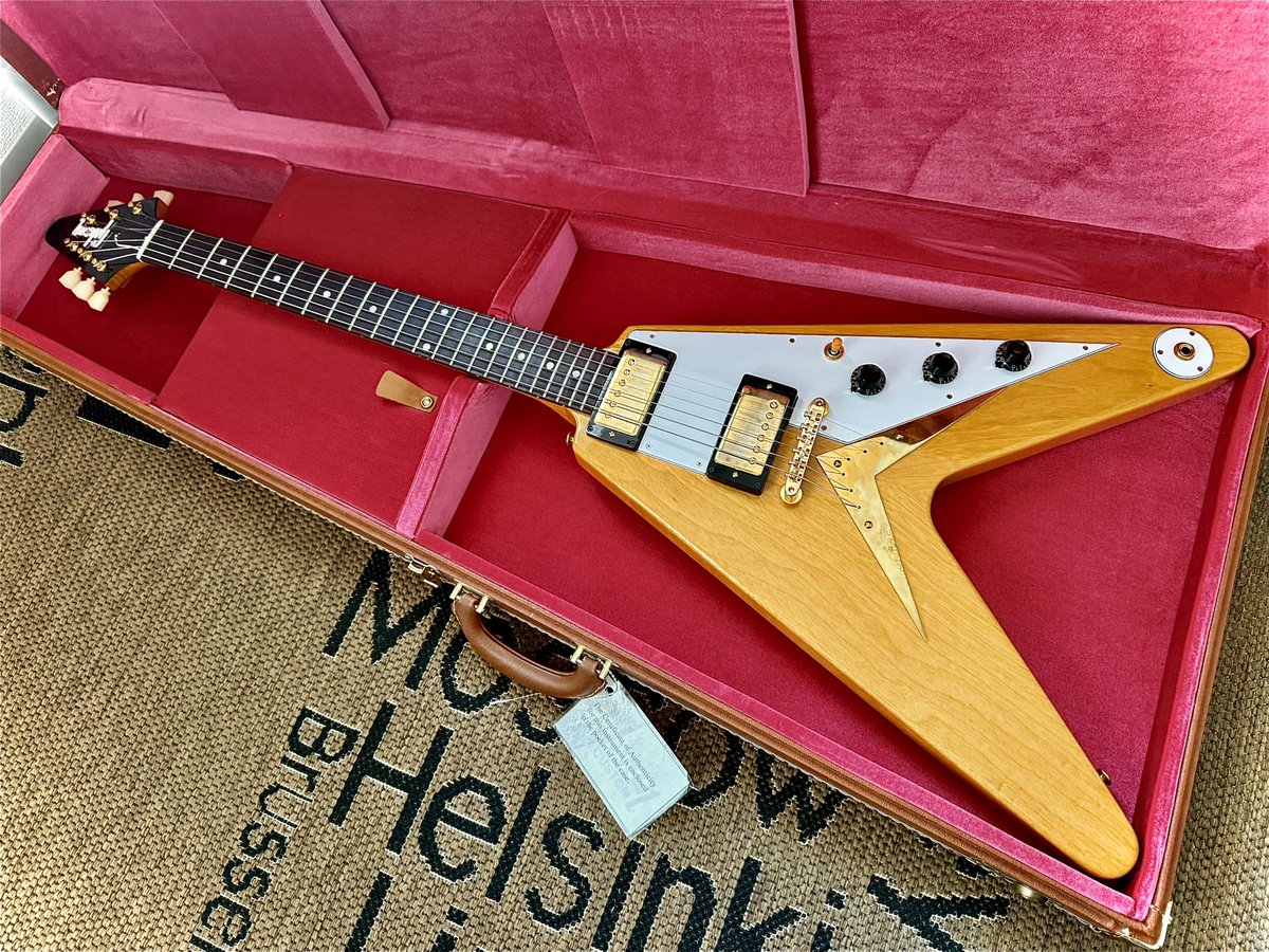 nagase66's tweet photo. #Gibson Custom 1958 #KorinaFlyingV Reissue VOS

 #flyingv #korina #ギブソン #フライングv https://t.co/LpA7WYXmaX