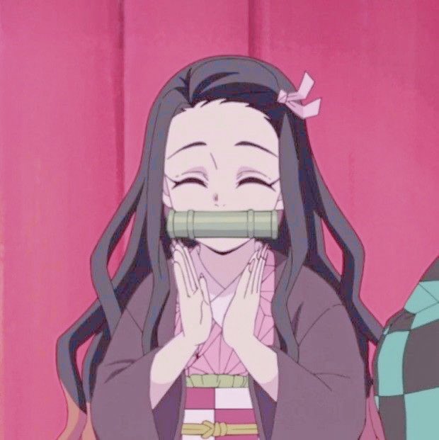 ToConquerTheSun's tweet image. she’s  peeking  from  around  the  corner  down  the  hall  of  the  sound  estate,  grinning. 

she’s  glad  he  likes  her  card.