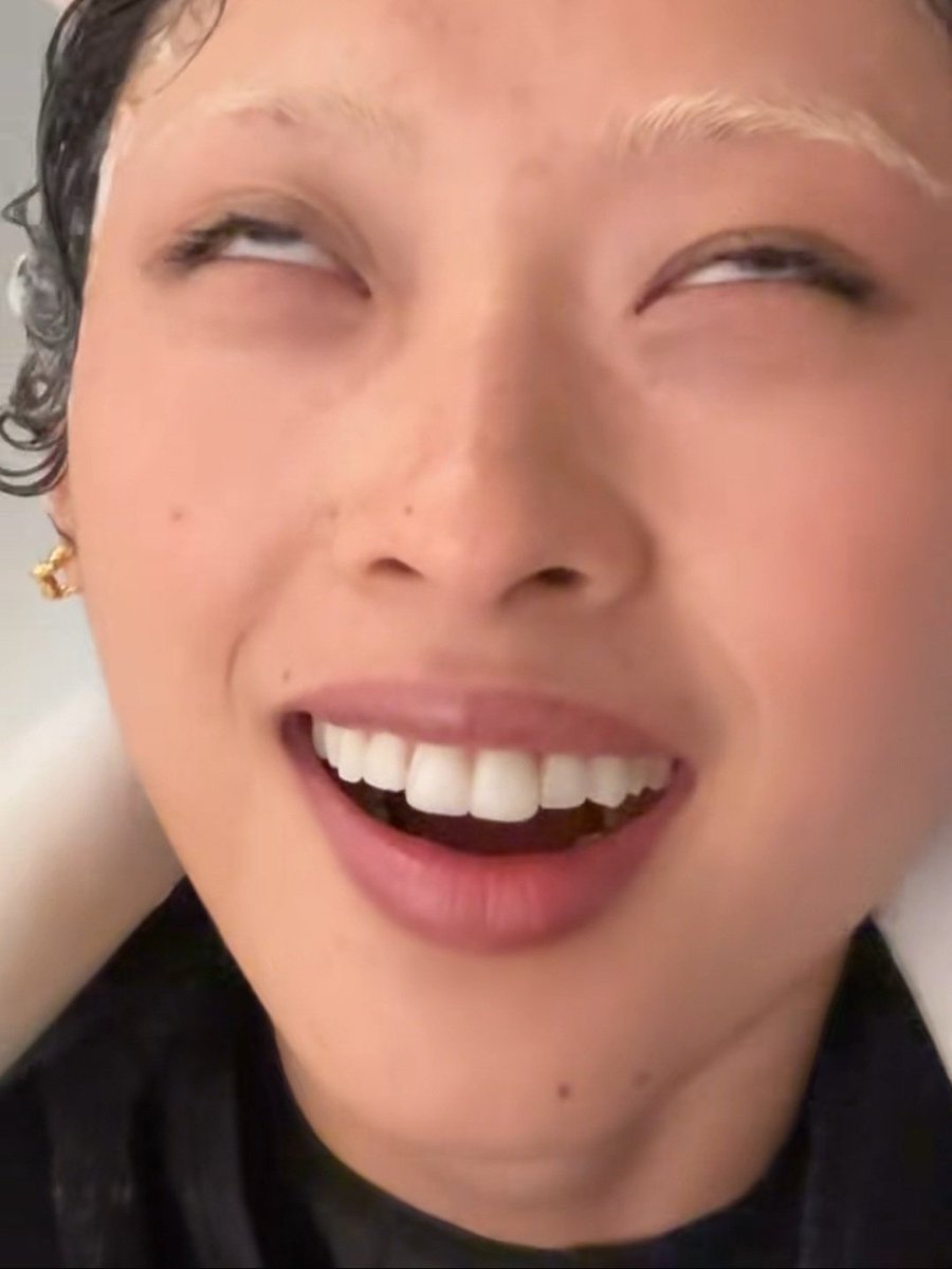 jocelynkey83447's tweet photo. @anakibutsuji Hasta que los ojitos se me hagan así 🥵🫦🤤 https://t.co/hXh2WBFC5o