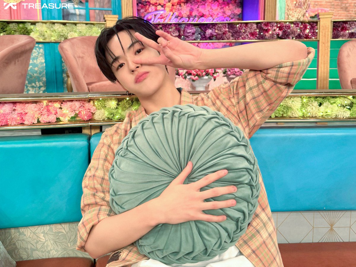 yg_treasure_jp's tweet image. [📸] 

／／
#トークィーンズ 放送まで...
❤️あと1時間❕
＼＼

🗣️メンバーからメッセージ到着💌✨

素敵な方々とお話ができて楽しかったです！
楽しく見てくださいね〜！

by #YOONJAEHYUK #윤재혁 #ユンジェヒョク

#TREASURE #트레저 #トレジャー #YG 
@_talkqueens