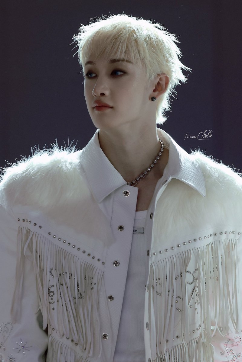 4oreverchan's tweet image. 251225 | SBS 가요대전 

#스키즈 #StrayKids #방찬 #BangChan #バンチャン