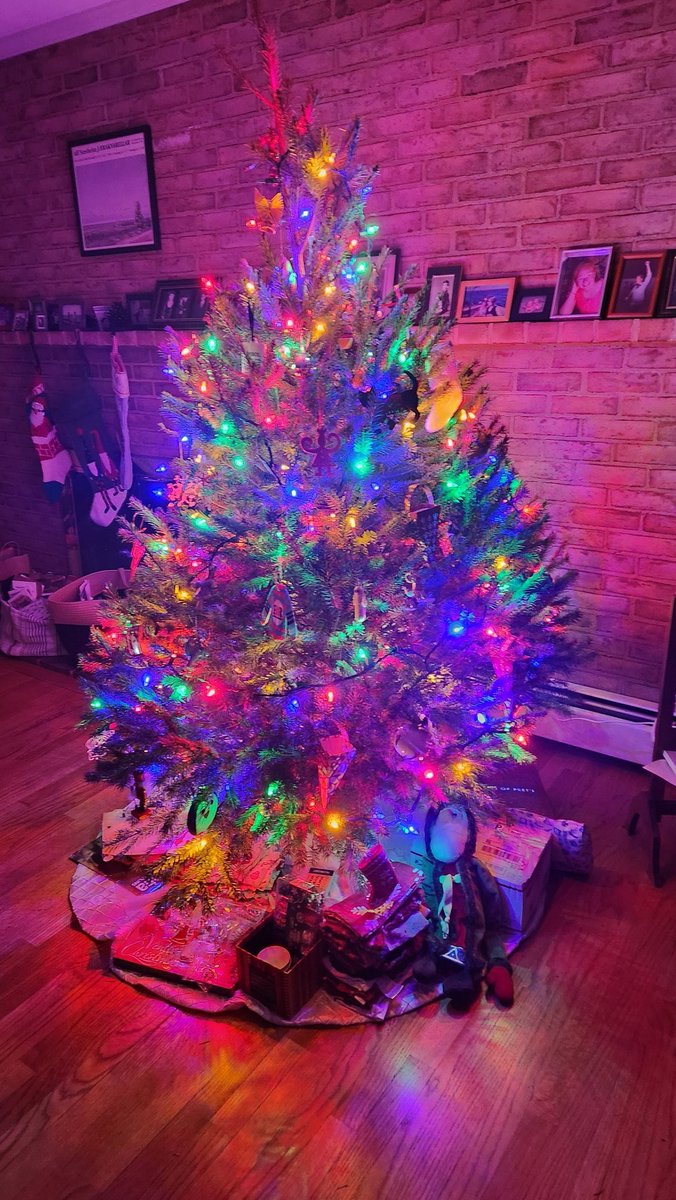 ConnesMaria's tweet image. Merry Christmas