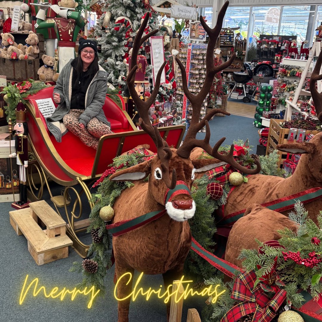 Merry Christmas 🎅🏻🎄🎁
Hope you all have a wonderful day 💫