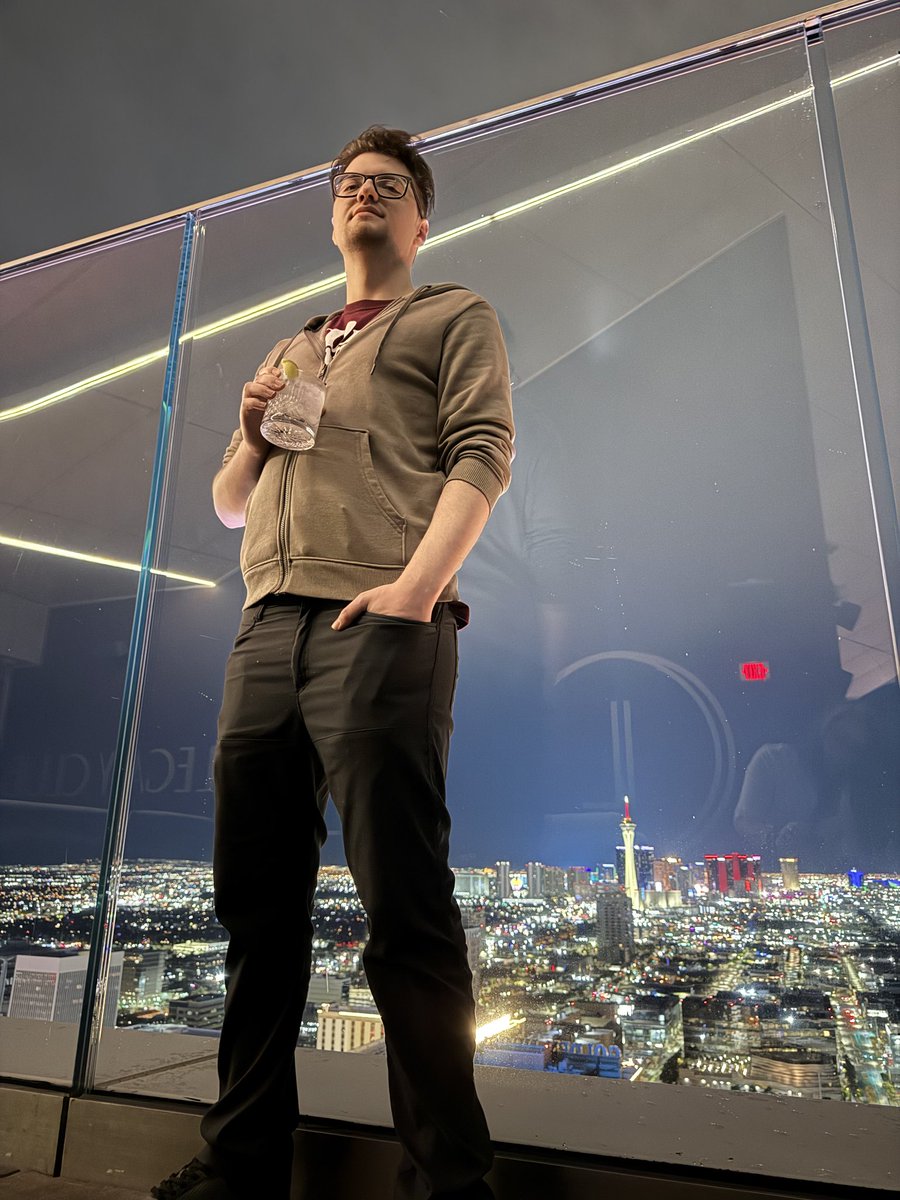 ctrlaltdestroy_'s tweet image. Merry Christmas from New Vegas