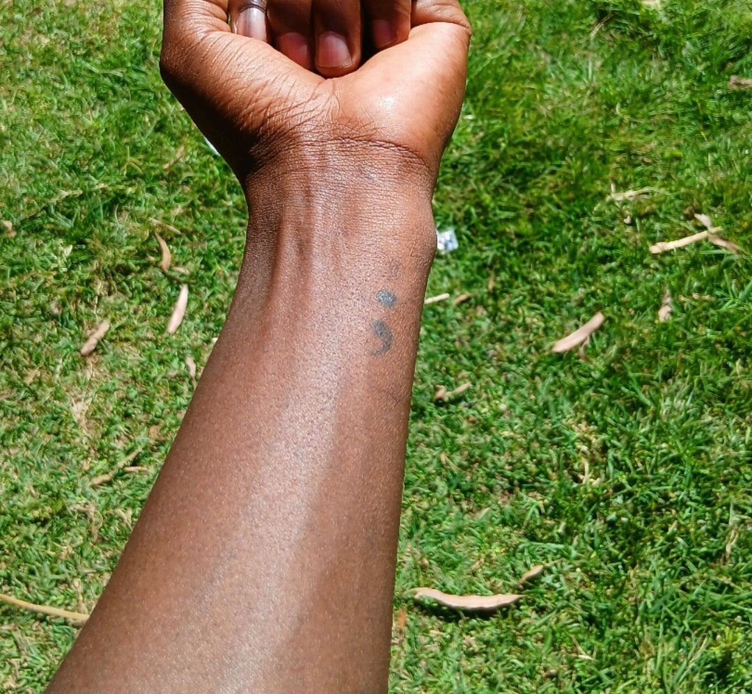 wildcanvasbull's tweet image. Me acting happy around my family hommies and friend's  deep down knowing I'll be gone soon....