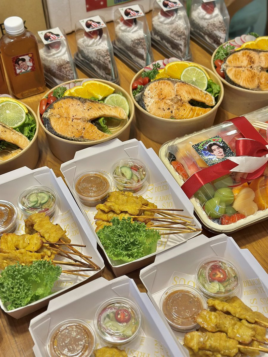 Torfuncatering's tweet image. 20/12/2025 🎀#FOODSUPPORT 🎀
Thank you lovely Inter fans 
for ordering foodsupport for 
Leng Thanaphon🥰. 
Event of #GMMTVStarlympics2025
Enjoy your meal 

#Lengthanaphon 

For Food Support Needed
Please check a link below 👇🏻 👇🏻

lin.ee/CwfK5fg

#ฟู้ดซัพพอร์ต