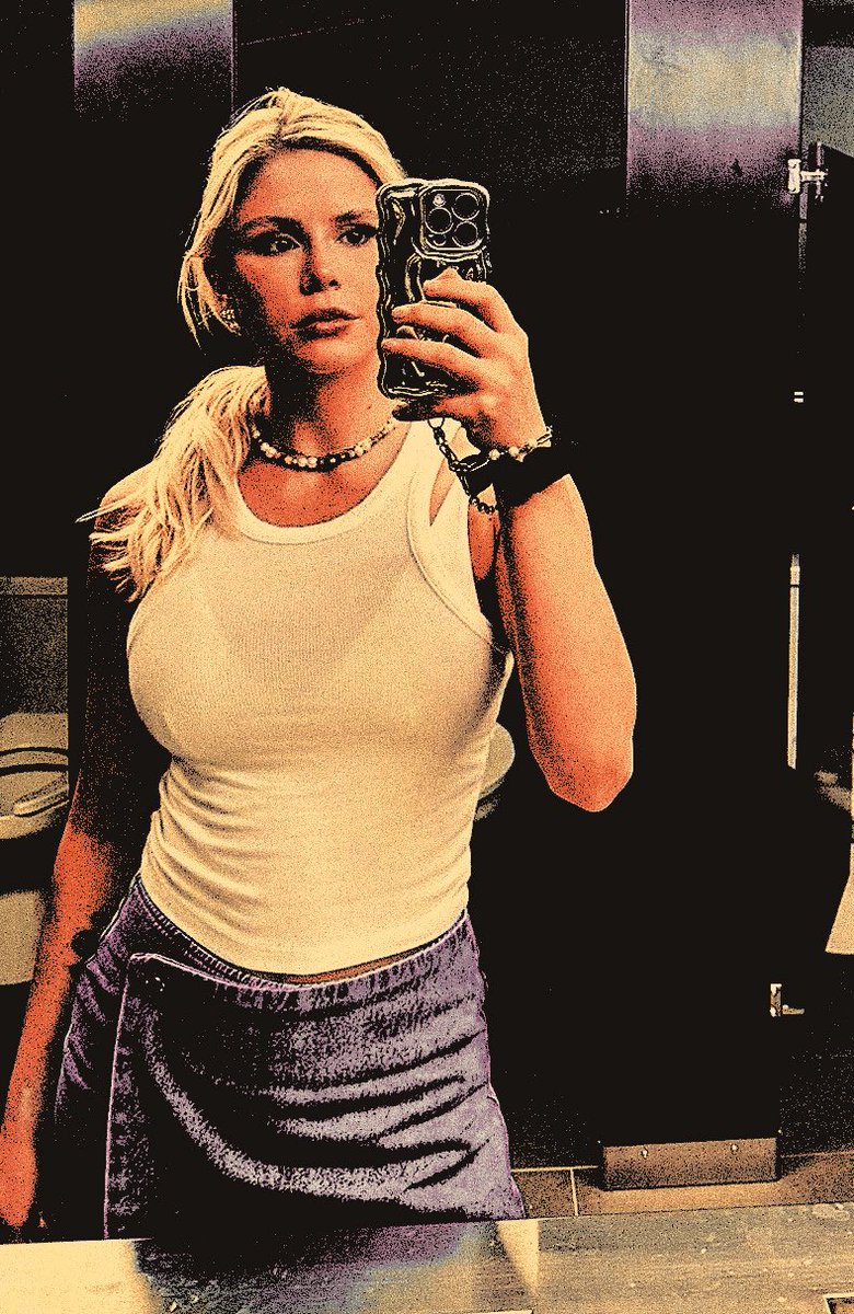 CAPESFORPLAPS's tweet image. we    all    know    you    wanna    put    your    cock    between    them    ..