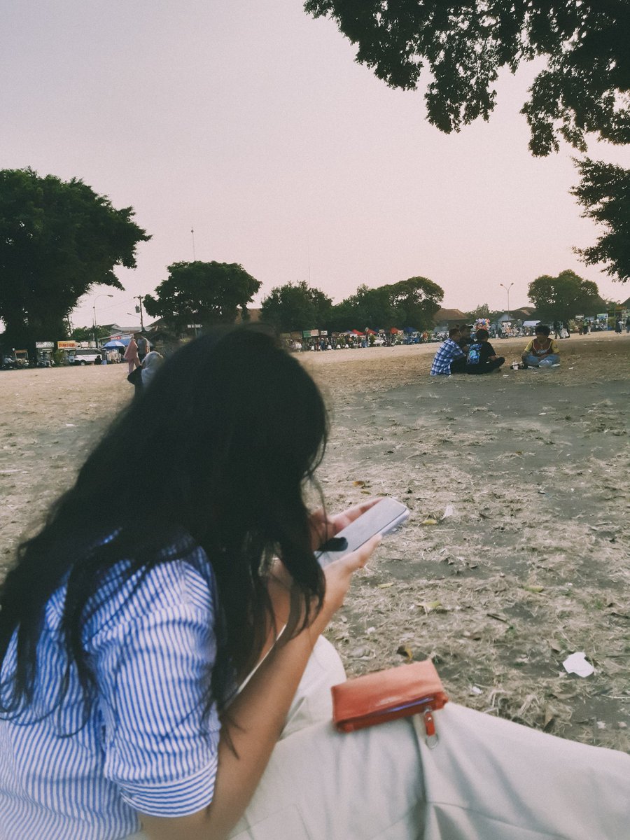 freckleddust's tweet image. Reheating last year's nachos soalnya kita belum ketemu lagi :(( happy birthday my shaaaaa @jjyuodscript may your sanity stay intact amidst all the chaos so we can hopefully meet again someday. Miss you lots🧚🏻‍♀️🤍🐺🦊🌸💫