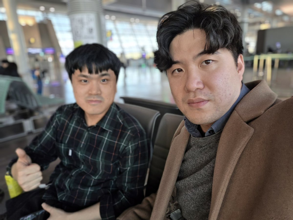 armperor455's tweet photo. Im in airport in @vicinalcorgi, we are going to Shanghai gtw2026 invitational cup. Is start to 12/26 ~ 12/28. We want to good make wrap up in this year. Let's go!!
#GODNF #DNFWIN https://t.co/L0QJqqGkxQ