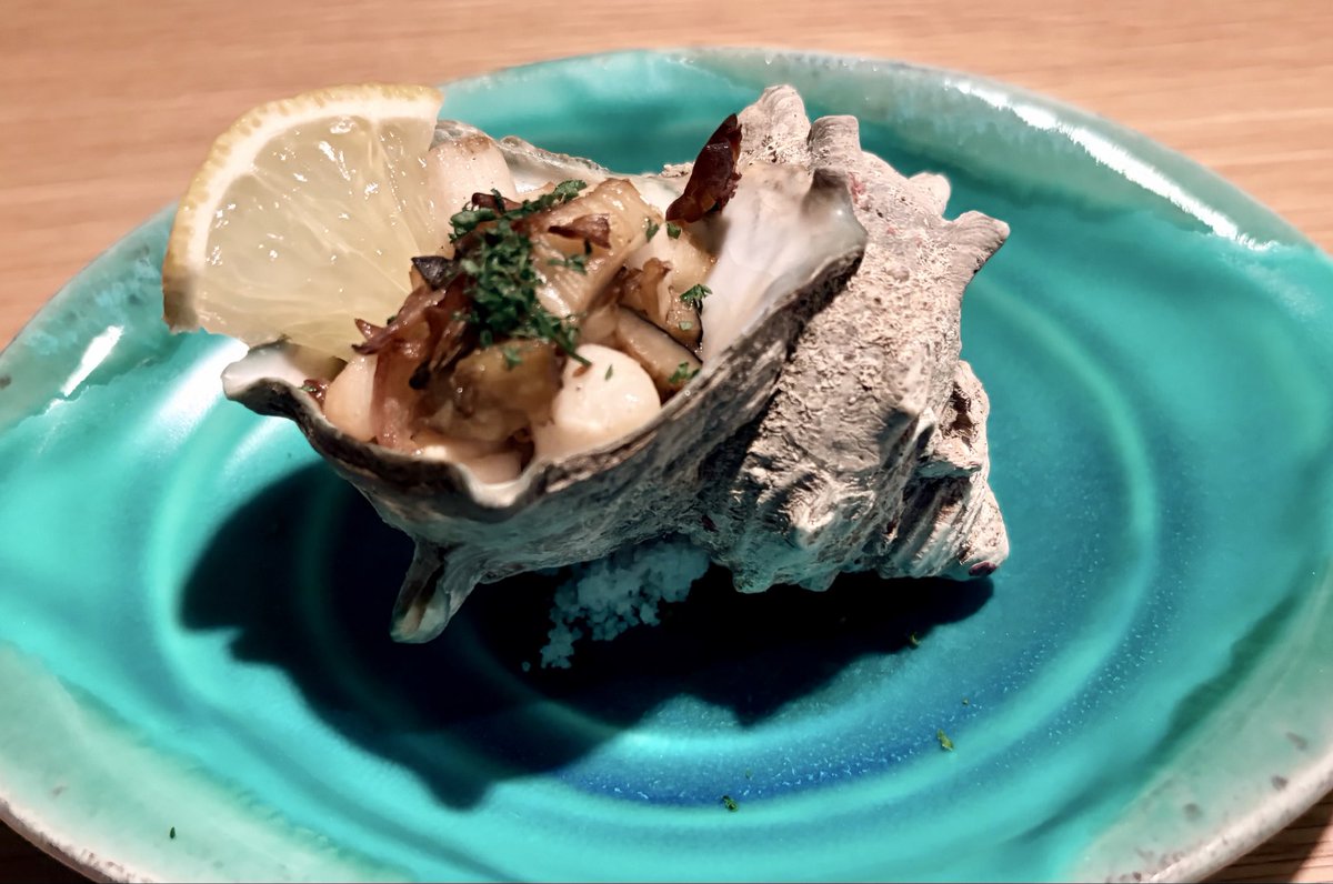 soratoru's tweet photo. チーズフォンデュと蒸籠蒸し野菜の相性が最高だった https://t.co/xxSlr08Qbv