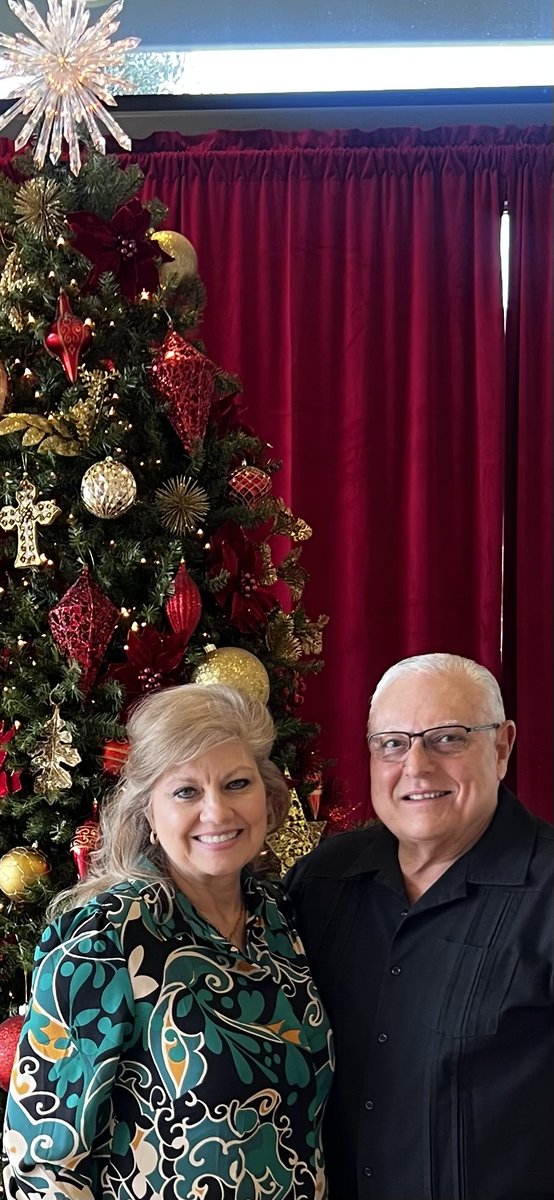 neuie's tweet photo. Christmas Eve service https://t.co/V47OgD2Zga