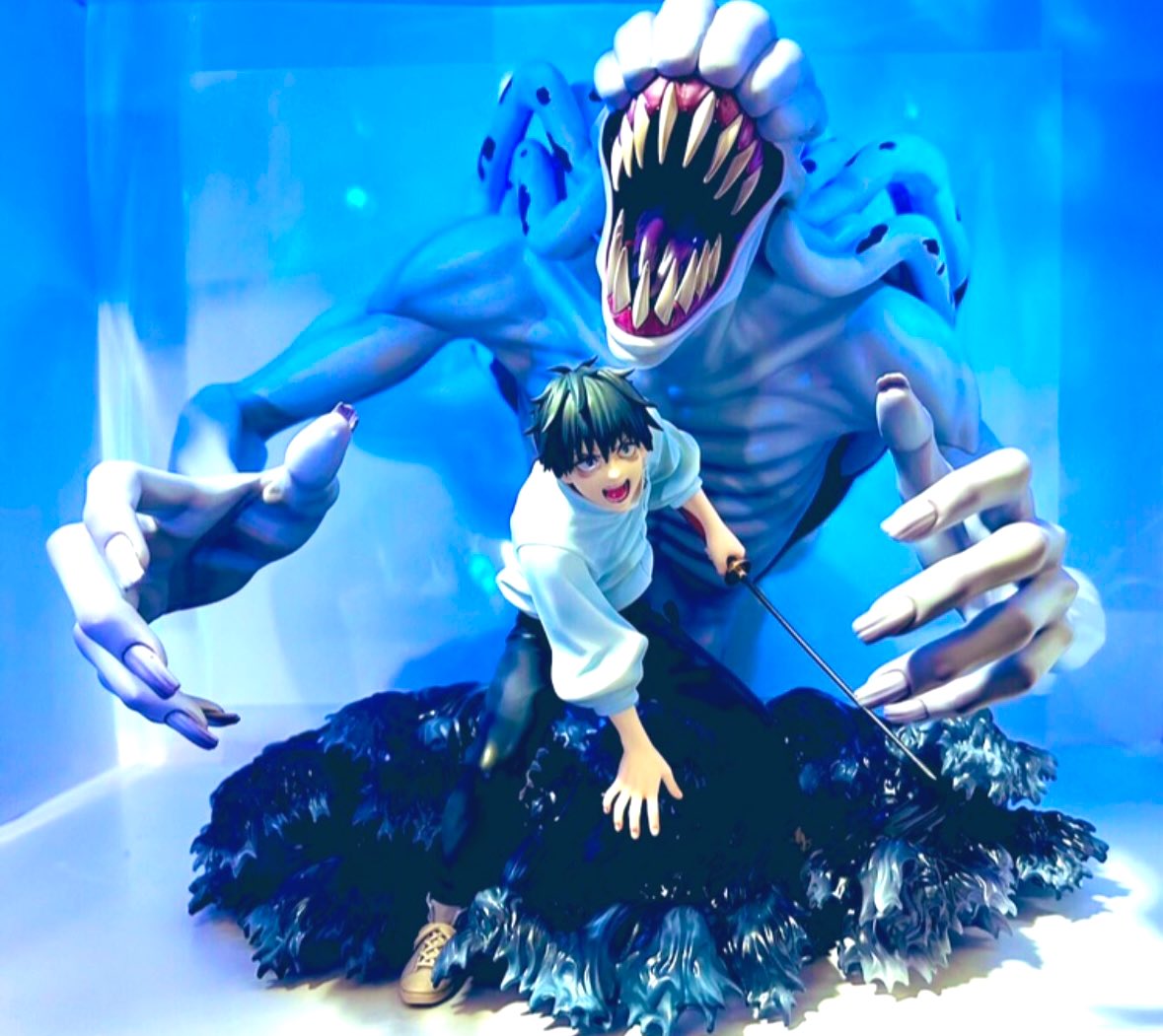 里香ちゃん欲しいよ❤️‍🔥 けどうちには巨大な特級呪物がいるから我慢